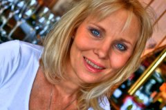 smile_lady_by_blooper1980-d3a1j6s